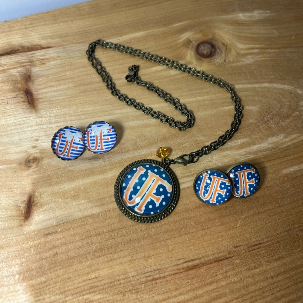 Florida Gator Jewelry Necklace Earrings Set
